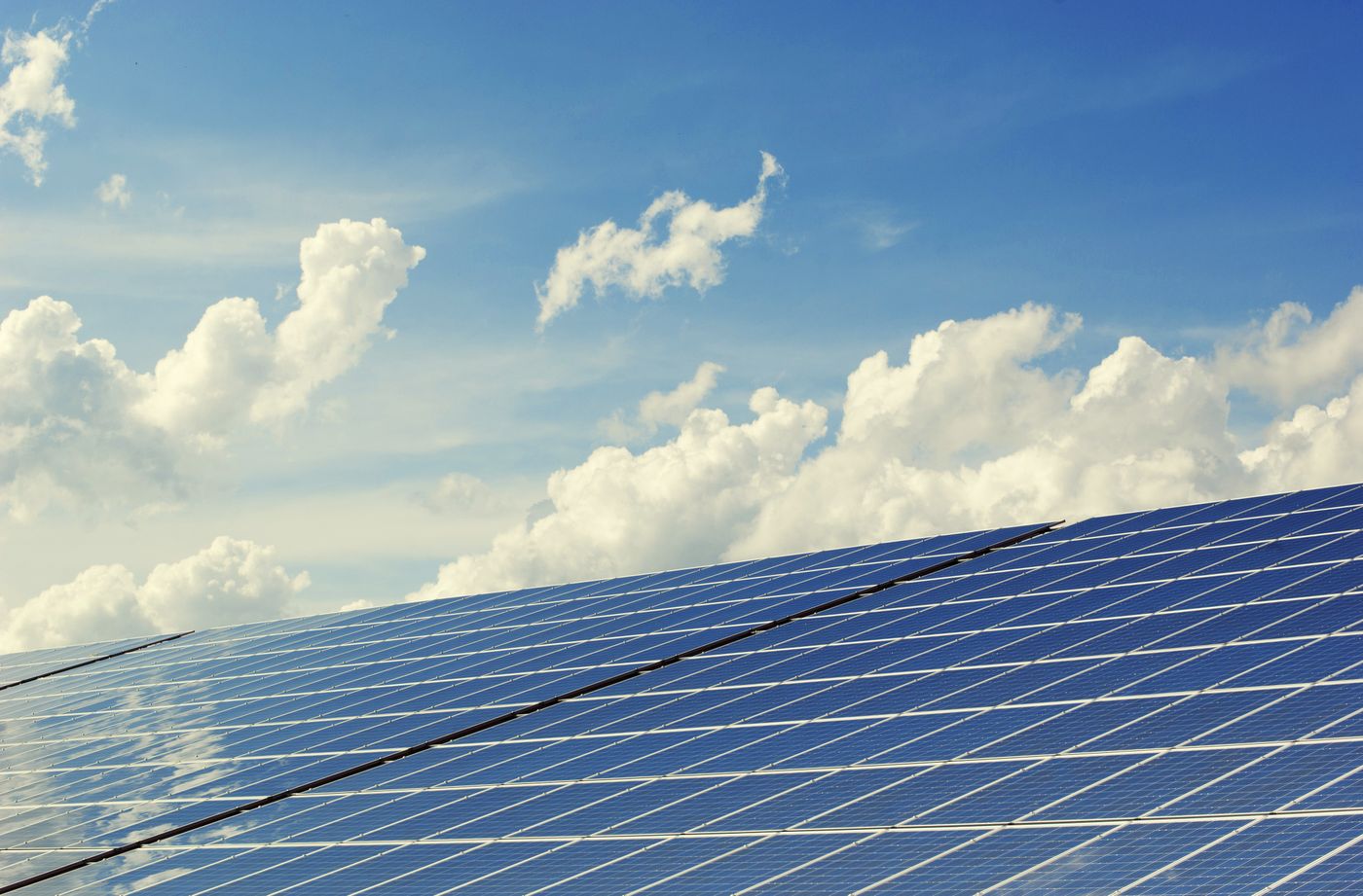 Panneaux solaires — solutions énergétiques